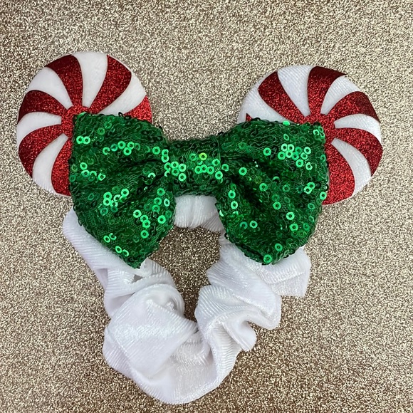 Peppermint Christmas Disneyland scrunchie - Picture 3 of 3